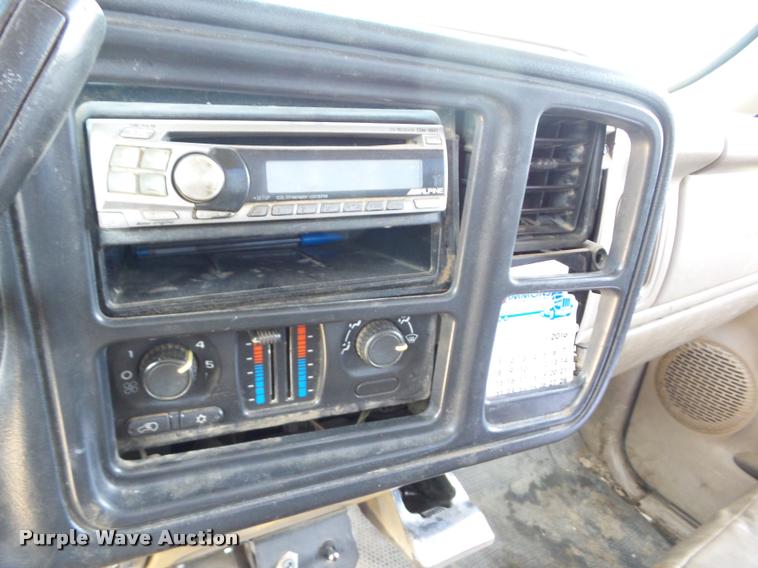 image for item J8597 2006 Chevrolet 2500HD pickup truck