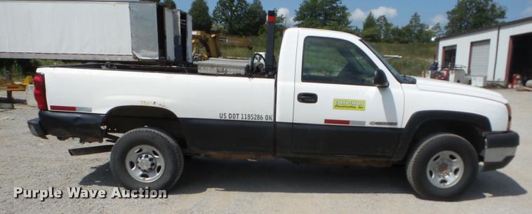 image for item J8599 2006 Chevrolet Silverado 2500HD pickup truck