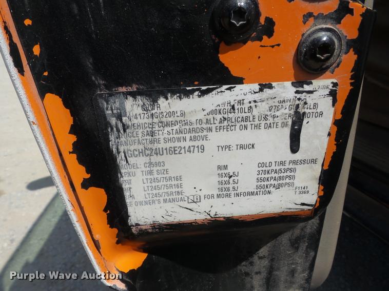 image for item J8599 2006 Chevrolet Silverado 2500HD pickup truck