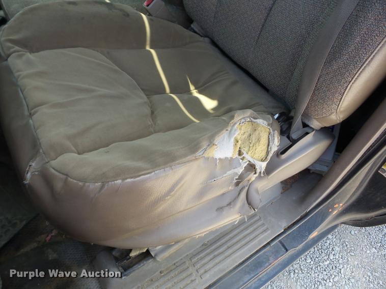 image for item J8599 2006 Chevrolet Silverado 2500HD pickup truck