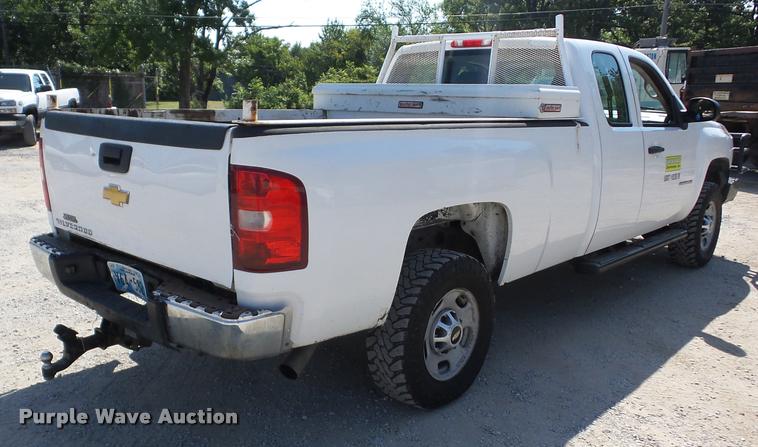 image for item J8601 2011 Chevrolet Silverado 2500HD Ext. Cab pickup truck