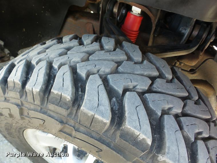 image for item J8601 2011 Chevrolet Silverado 2500HD Ext. Cab pickup truck