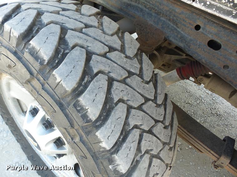 image for item J8601 2011 Chevrolet Silverado 2500HD Ext. Cab pickup truck