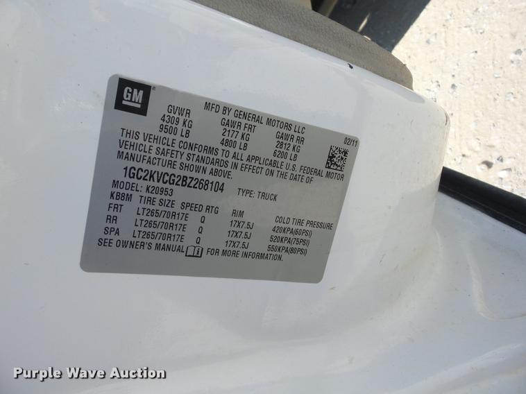 image for item J8601 2011 Chevrolet Silverado 2500HD Ext. Cab pickup truck