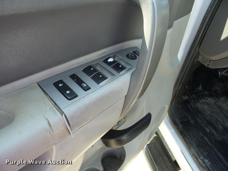 image for item J8601 2011 Chevrolet Silverado 2500HD Ext. Cab pickup truck
