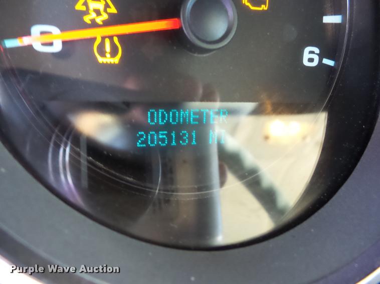 image for item J8601 2011 Chevrolet Silverado 2500HD Ext. Cab pickup truck