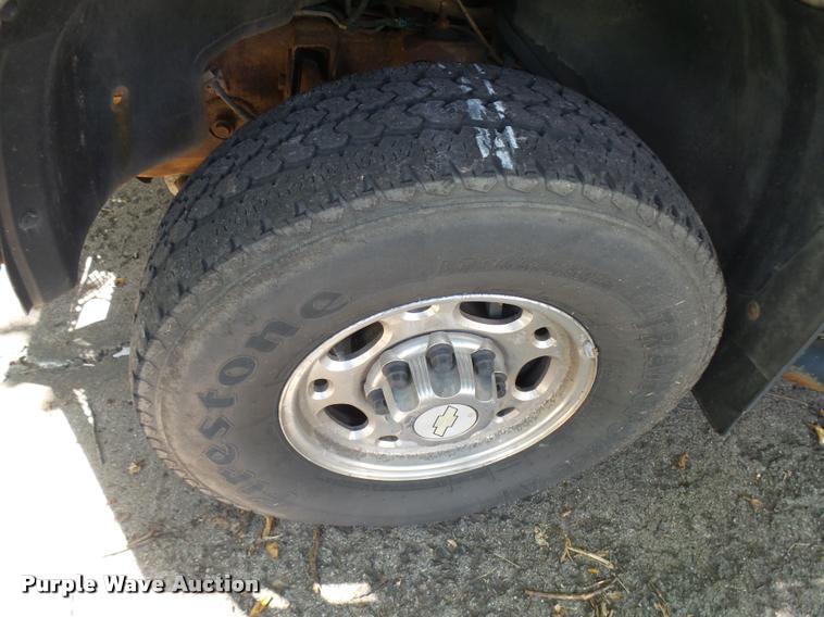 image for item K1785 2005 Chevrolet Silverado 2500HD LS Ext. Cab pickup truck