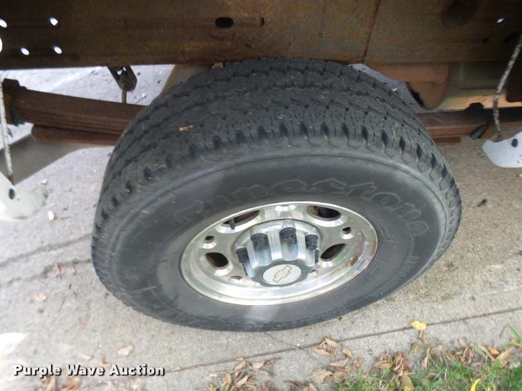 image for item K1785 2005 Chevrolet Silverado 2500HD LS Ext. Cab pickup truck