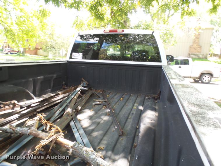 image for item K1785 2005 Chevrolet Silverado 2500HD LS Ext. Cab pickup truck