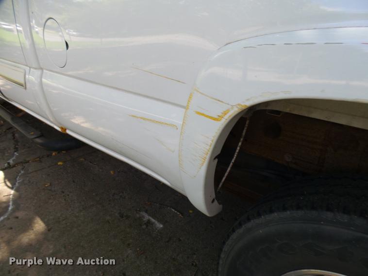 image for item K1785 2005 Chevrolet Silverado 2500HD LS Ext. Cab pickup truck