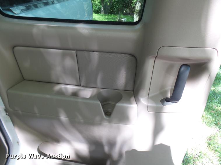 image for item K1785 2005 Chevrolet Silverado 2500HD LS Ext. Cab pickup truck