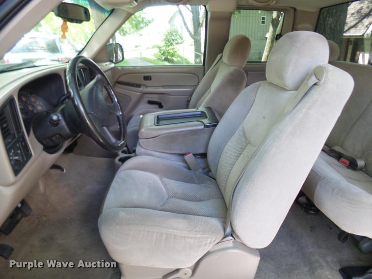 image for item K1785 2005 Chevrolet Silverado 2500HD LS Ext. Cab pickup truck