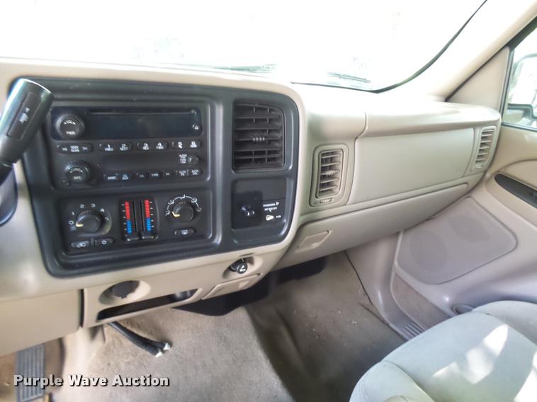 image for item K1785 2005 Chevrolet Silverado 2500HD LS Ext. Cab pickup truck