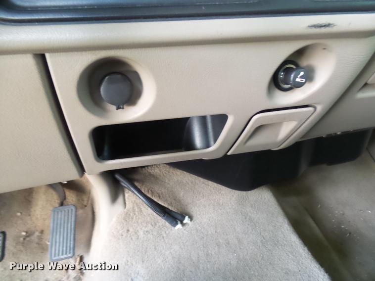 image for item K1785 2005 Chevrolet Silverado 2500HD LS Ext. Cab pickup truck