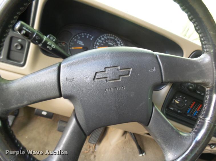 image for item K1785 2005 Chevrolet Silverado 2500HD LS Ext. Cab pickup truck