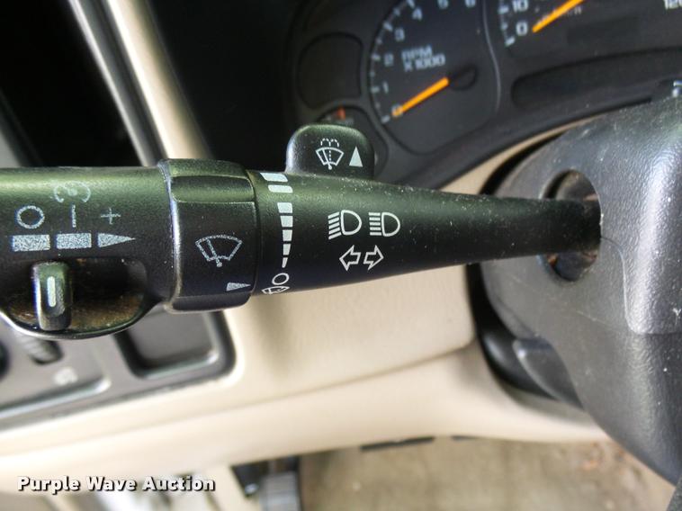 image for item K1785 2005 Chevrolet Silverado 2500HD LS Ext. Cab pickup truck