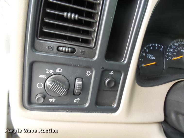 image for item K1785 2005 Chevrolet Silverado 2500HD LS Ext. Cab pickup truck