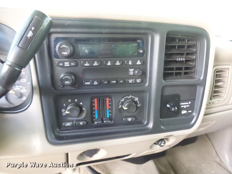 image for item K1785 2005 Chevrolet Silverado 2500HD LS Ext. Cab pickup truck