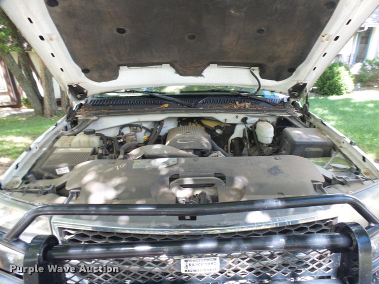 image for item K1785 2005 Chevrolet Silverado 2500HD LS Ext. Cab pickup truck