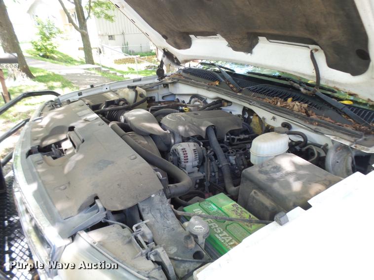 image for item K1785 2005 Chevrolet Silverado 2500HD LS Ext. Cab pickup truck