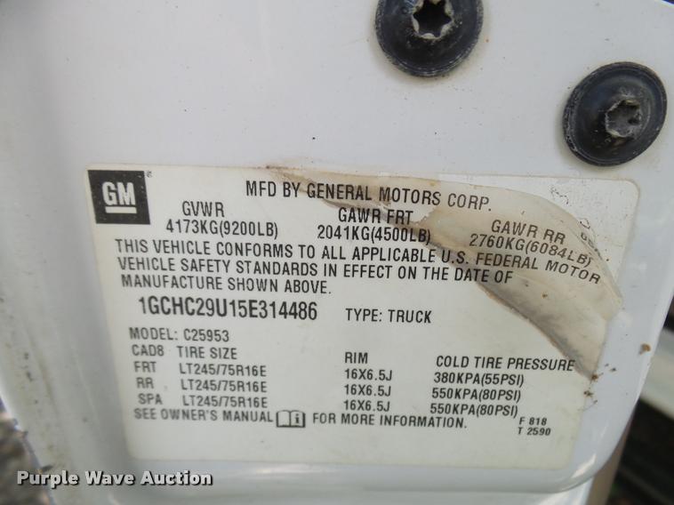 image for item K1785 2005 Chevrolet Silverado 2500HD LS Ext. Cab pickup truck