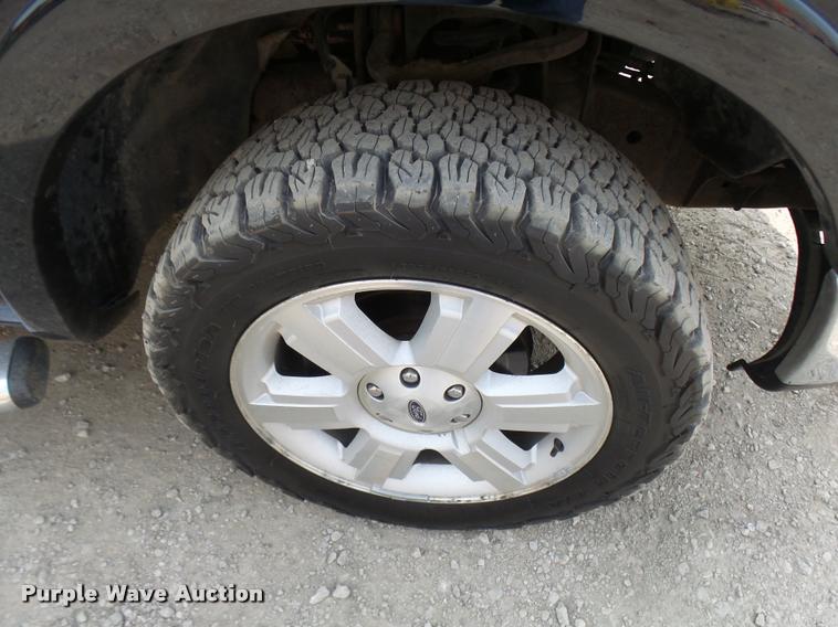 image for item K1792 2007 Ford F150 SuperCrew pickup truck