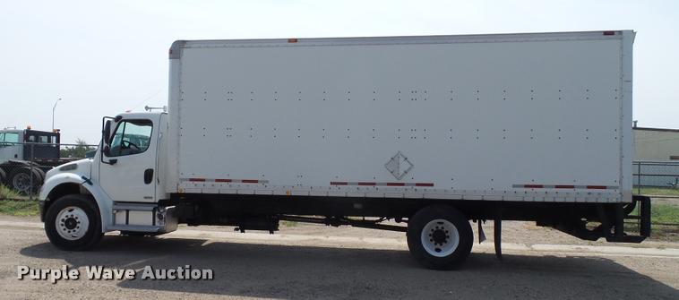 image for item L1506 2005 Freightliner Business Class M2 box truck