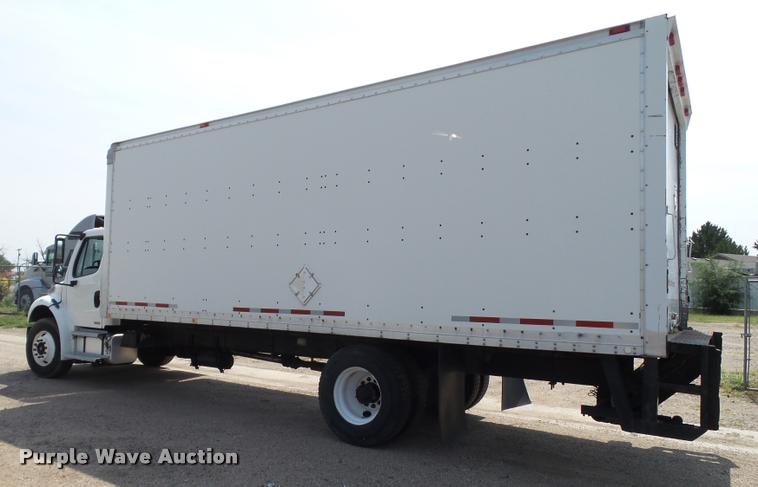 image for item L1506 2005 Freightliner Business Class M2 box truck