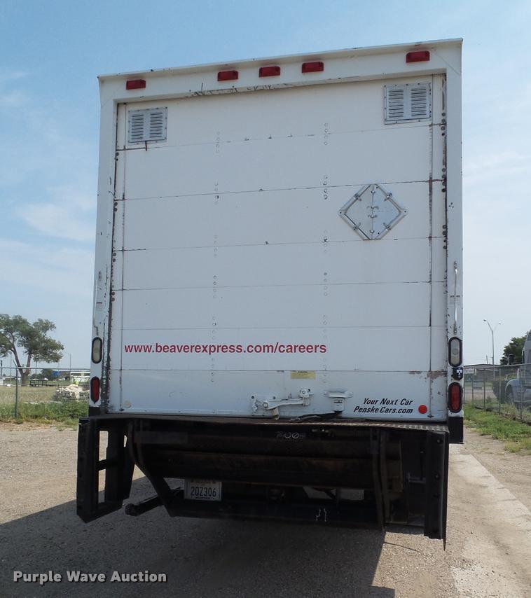 image for item L1506 2005 Freightliner Business Class M2 box truck