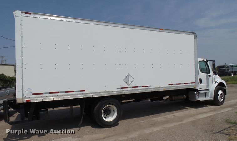 image for item L1506 2005 Freightliner Business Class M2 box truck