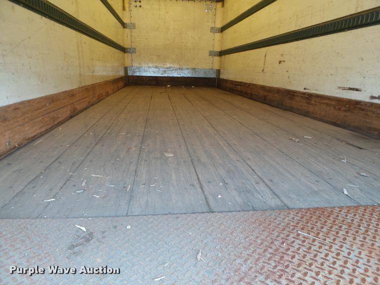 image for item L1506 2005 Freightliner Business Class M2 box truck