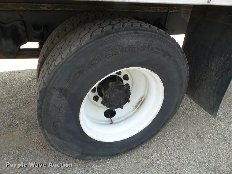 image for item L1506 2005 Freightliner Business Class M2 box truck