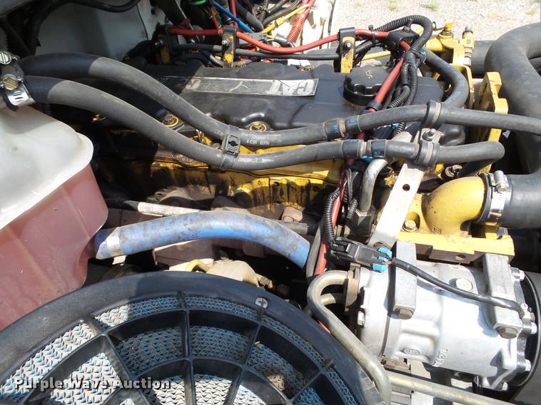 image for item L1506 2005 Freightliner Business Class M2 box truck