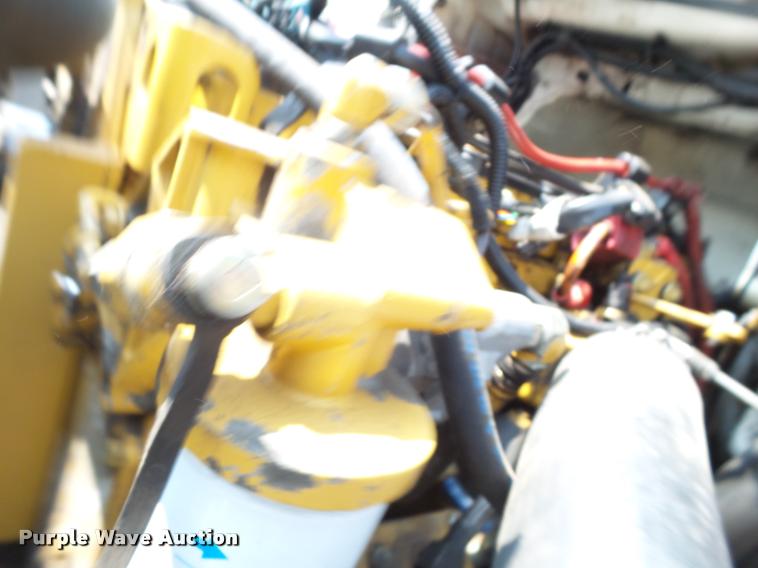 image for item L1506 2005 Freightliner Business Class M2 box truck