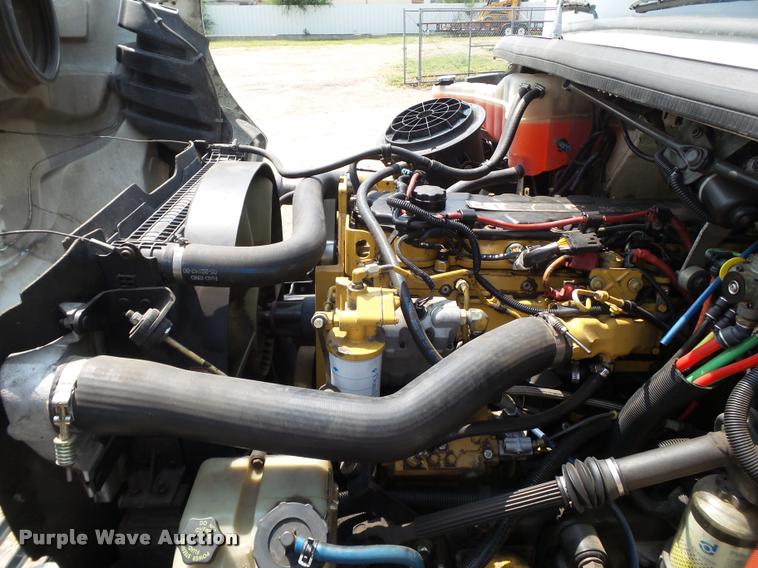 image for item L1506 2005 Freightliner Business Class M2 box truck