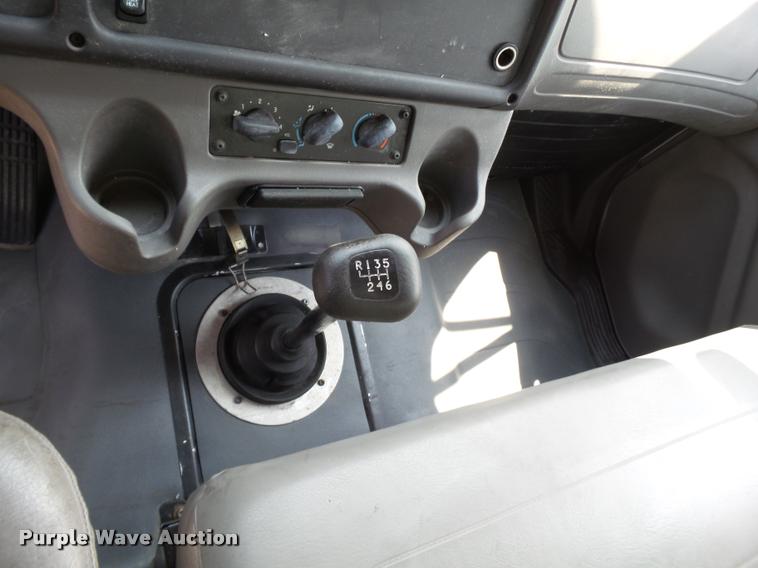 image for item L1506 2005 Freightliner Business Class M2 box truck