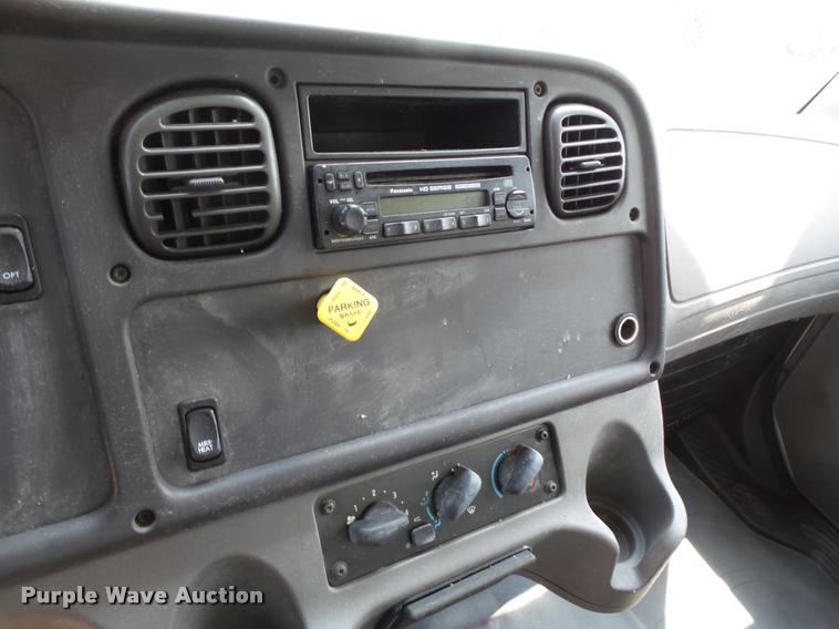 image for item L1506 2005 Freightliner Business Class M2 box truck