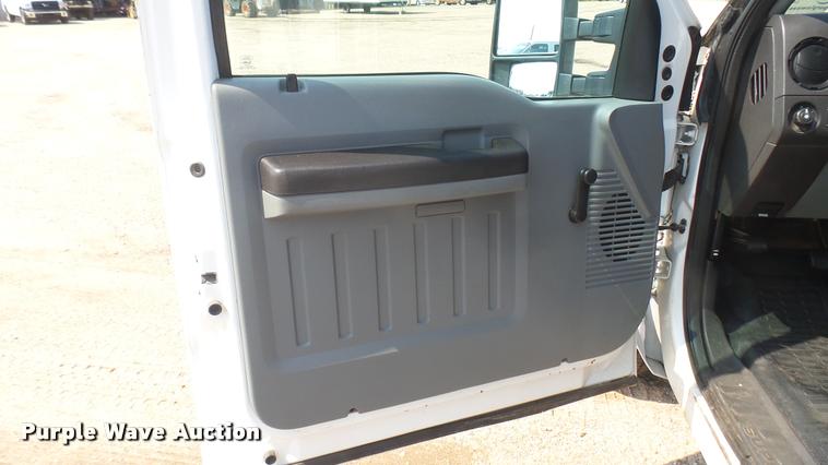 image for item L2302 2012 Ford F250 Super Duty Crew Cab pickup truck