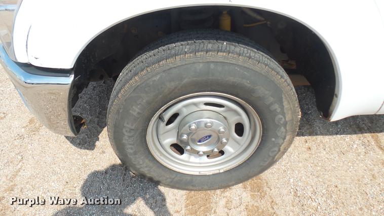 image for item L2302 2012 Ford F250 Super Duty Crew Cab pickup truck