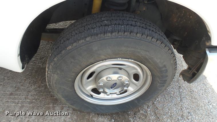 image for item L2302 2012 Ford F250 Super Duty Crew Cab pickup truck