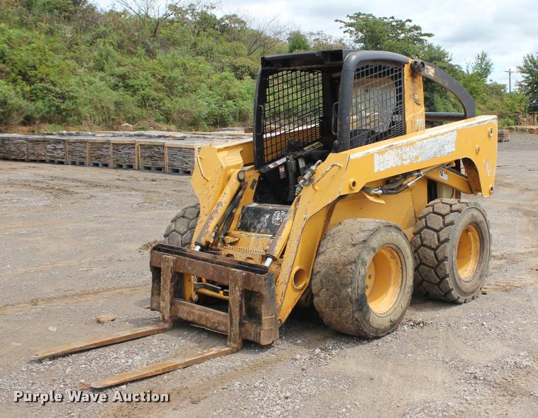 image for item L3211 2008 John Deere 332 skid steer
