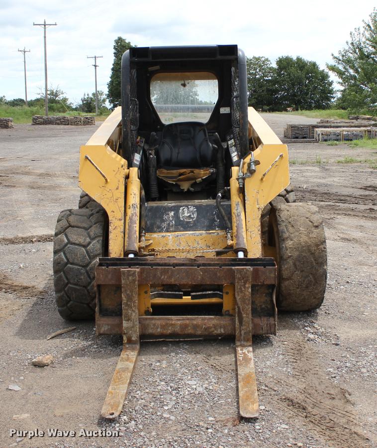image for item L3211 2008 John Deere 332 skid steer