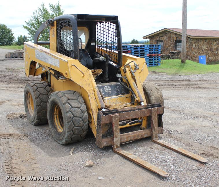image for item L3211 2008 John Deere 332 skid steer