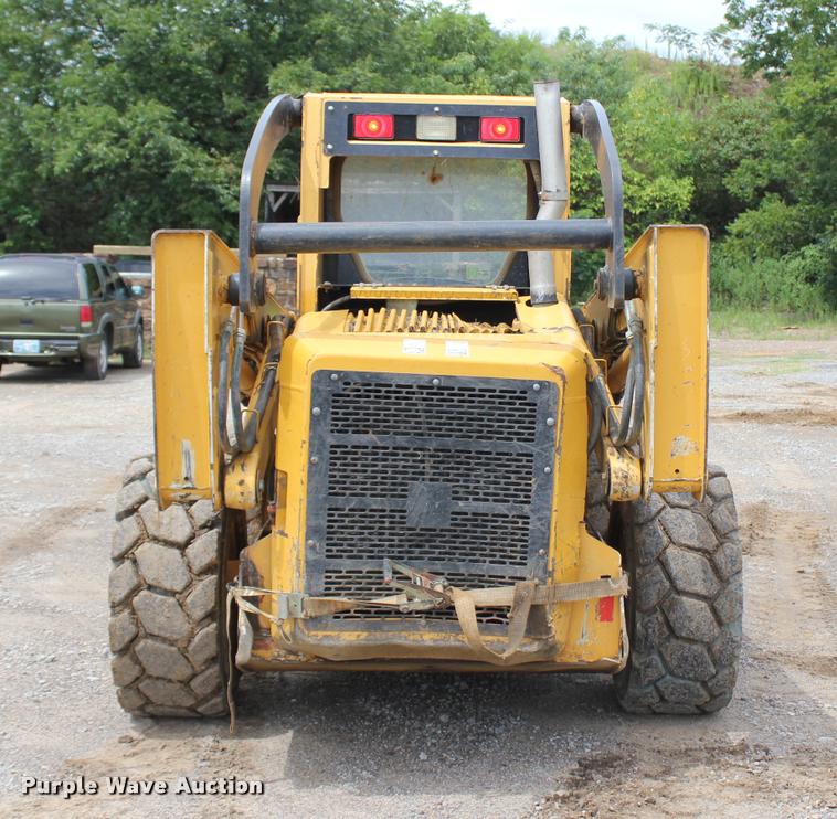 image for item L3211 2008 John Deere 332 skid steer
