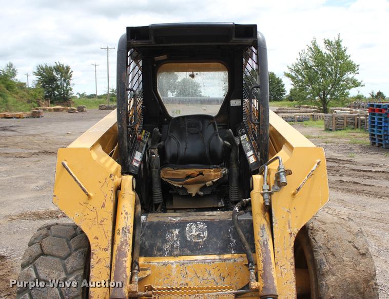 image for item L3211 2008 John Deere 332 skid steer