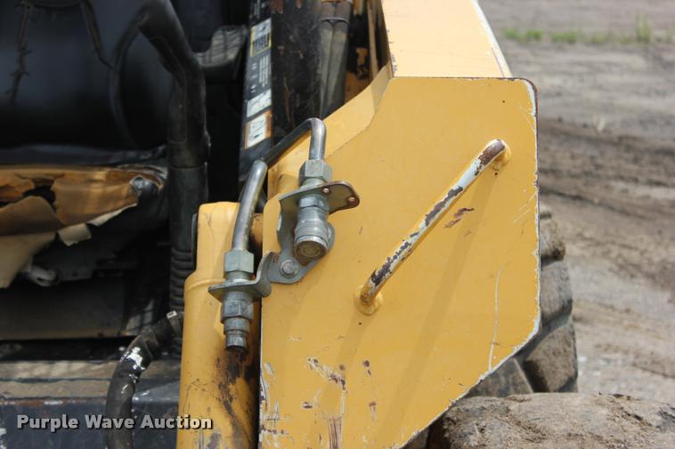 image for item L3211 2008 John Deere 332 skid steer