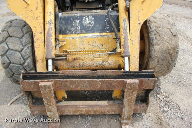 image for item L3211 2008 John Deere 332 skid steer