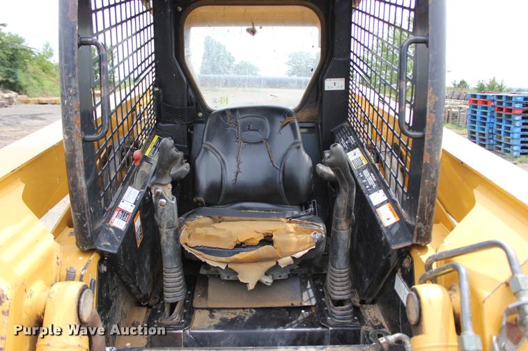 image for item L3211 2008 John Deere 332 skid steer