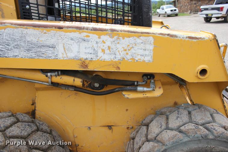 image for item L3211 2008 John Deere 332 skid steer