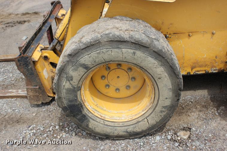 image for item L3211 2008 John Deere 332 skid steer